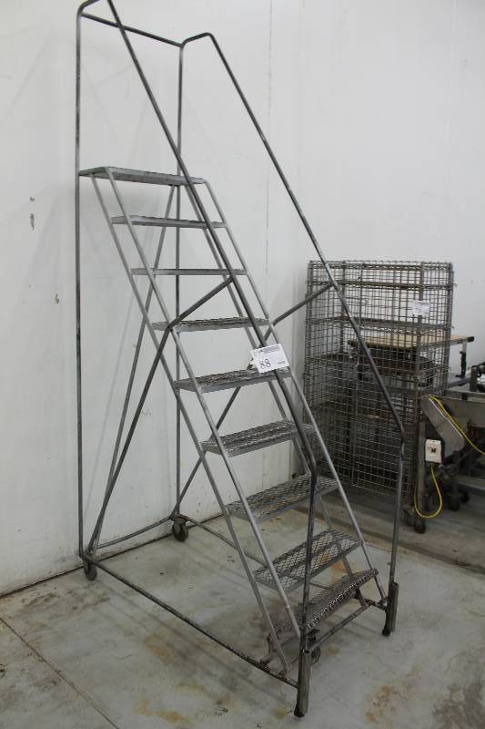 lot 88 image: 9-Step Rolling Staircase
