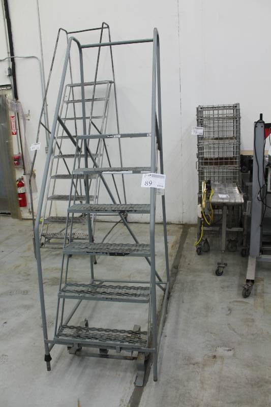 lot 89 image: Uline 450lbs. Max Load 6-Step Rolling Staircase