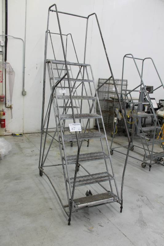 lot 87 image: 8-Step Rolling Staircase