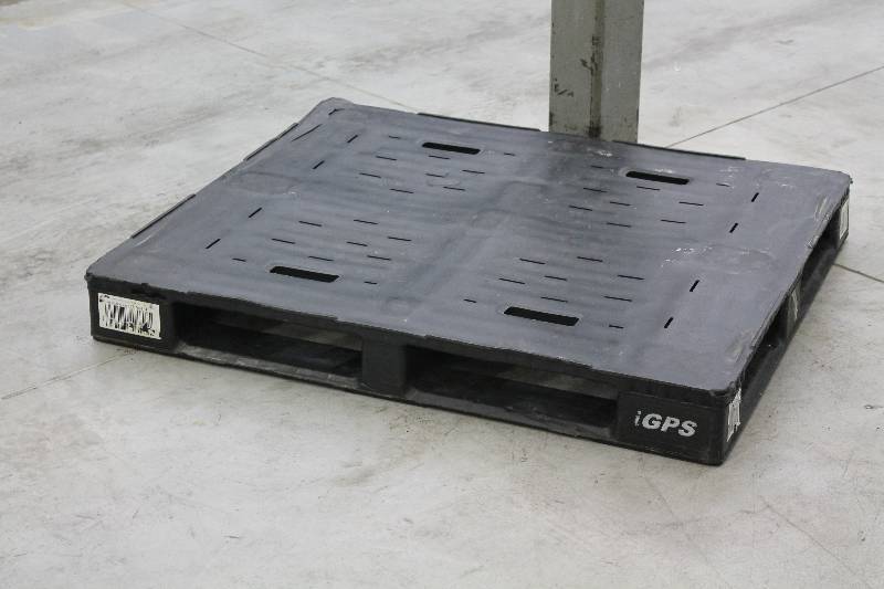 lot 51 image: Lot of (15) Plastic Pallets