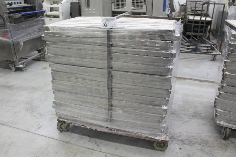 lot 90 image: Rolling Cart w Approximately 20 Bakery Trays