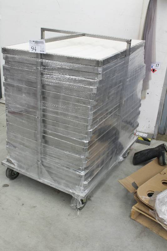 lot 94 image: Rolling Cart w Approximately 20 Bakery Trays