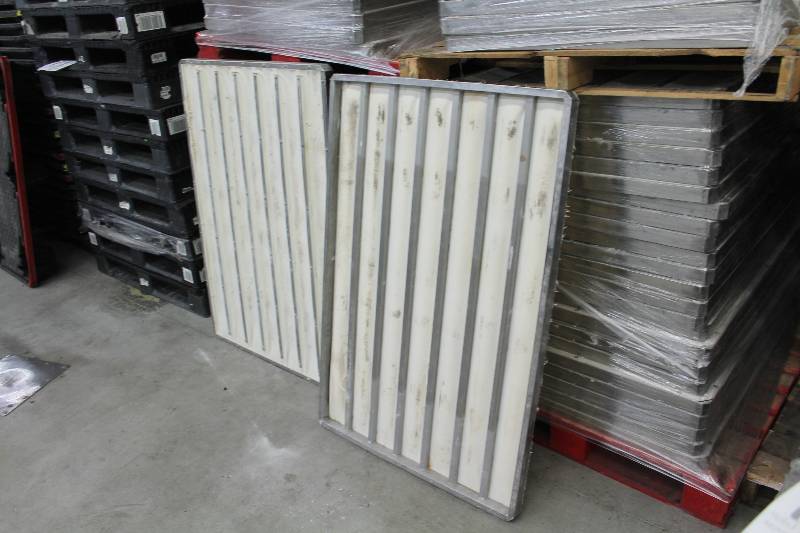 lot 122 image: Pallet Lot of (Approximately 20) Bakery TraysMoulds