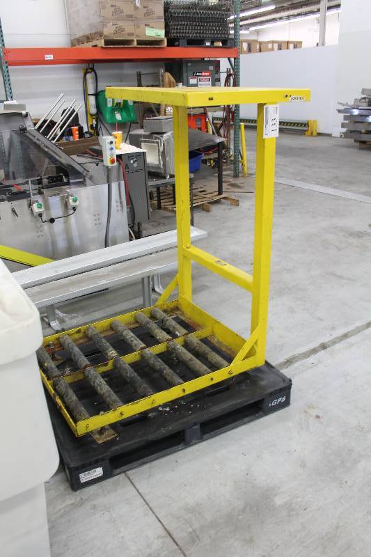 lot 133 image: Fork Lift Battery Roller Table