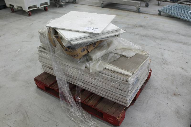 lot 143 image: Misc Flooring Tiles, Pallet