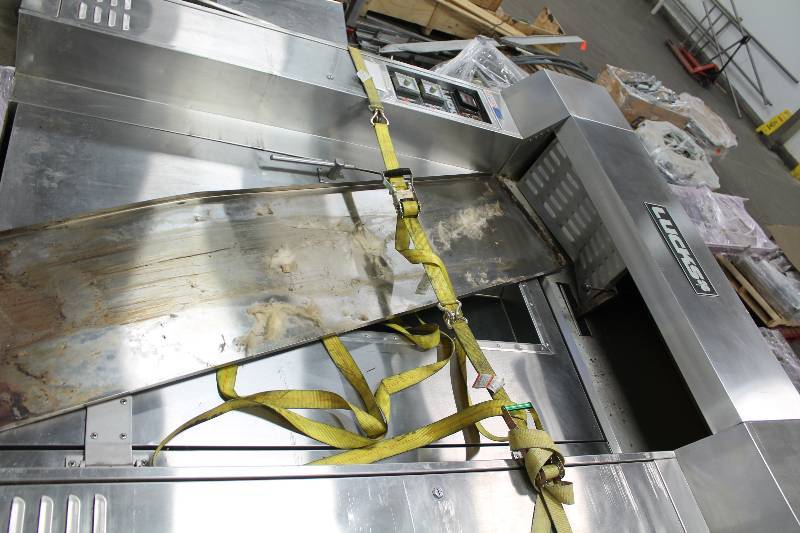 lot 27 image: Lucks Industrial Oven