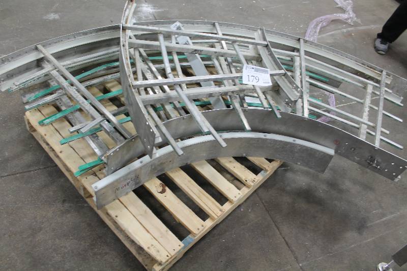 lot 179 image: Commercial Conveyor Parts - Curved Section