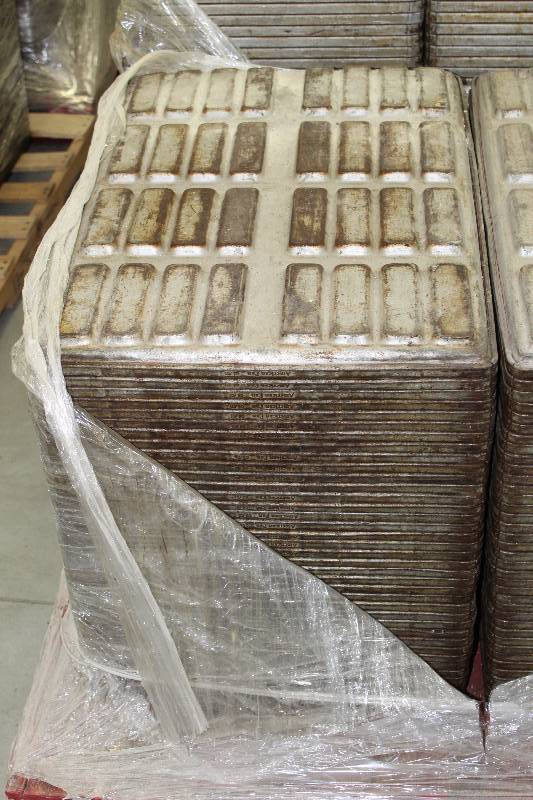 lot 225 image: Lot of Approx. (35) Hot Dog Bread Pans