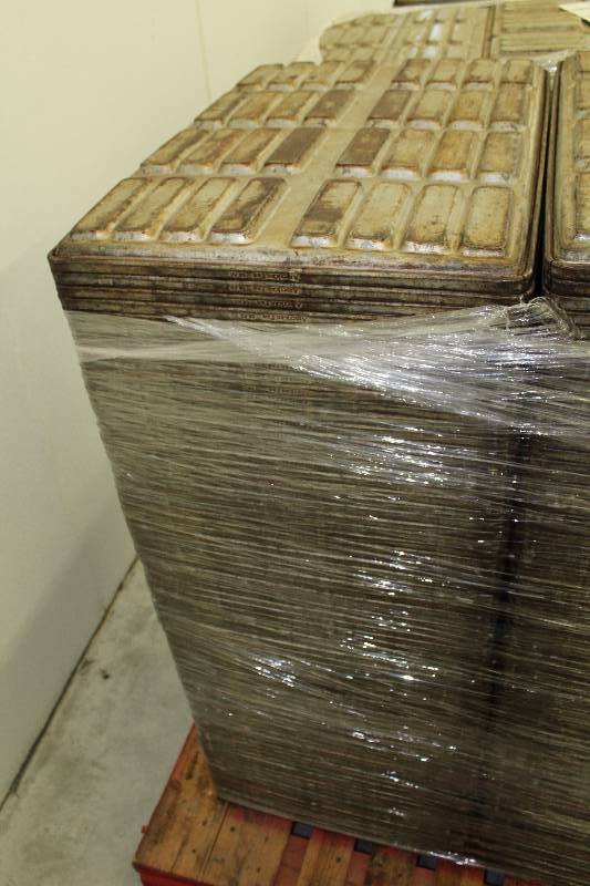 lot 240 image: Lot of Approx. (75) Hot Dog Bread Pans