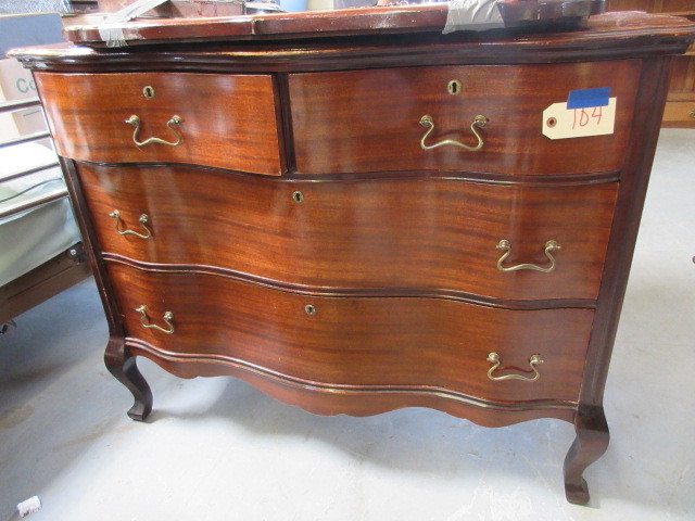 lot 104 image: ANTIQUE 4 DRAWER CHEST