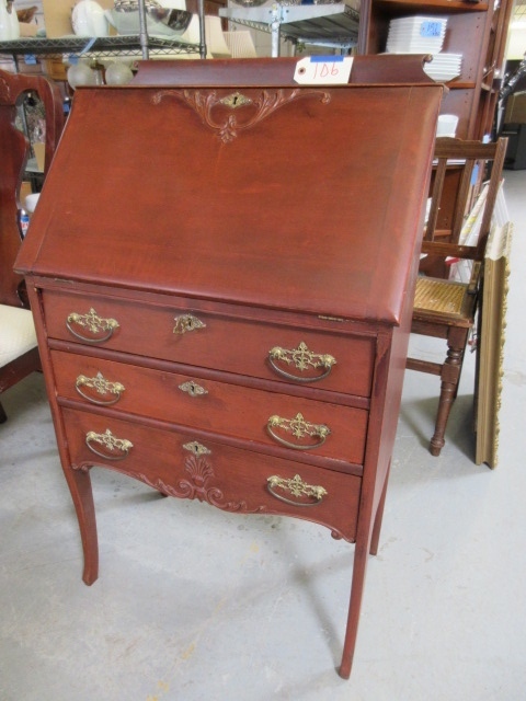 lot 106 image: PETITE ANTIQUE SECRETARY