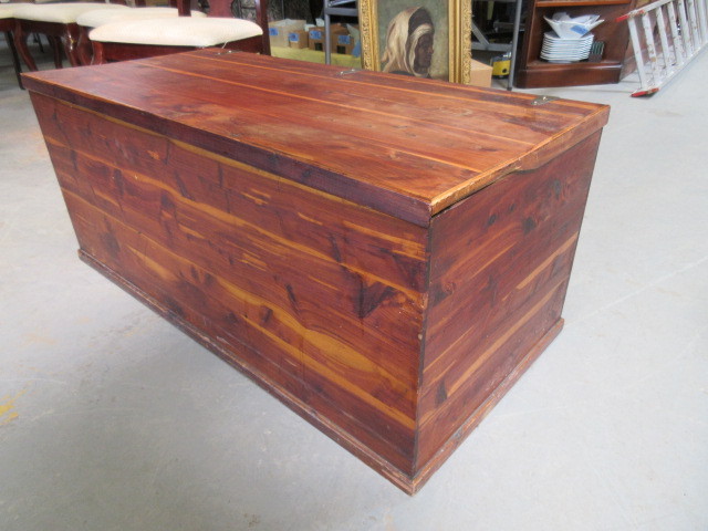 lot 111 image: CEDAR BALNKET CHEST