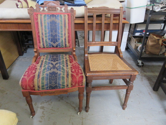 lot 113 image: ANTIQUE CHAIRS