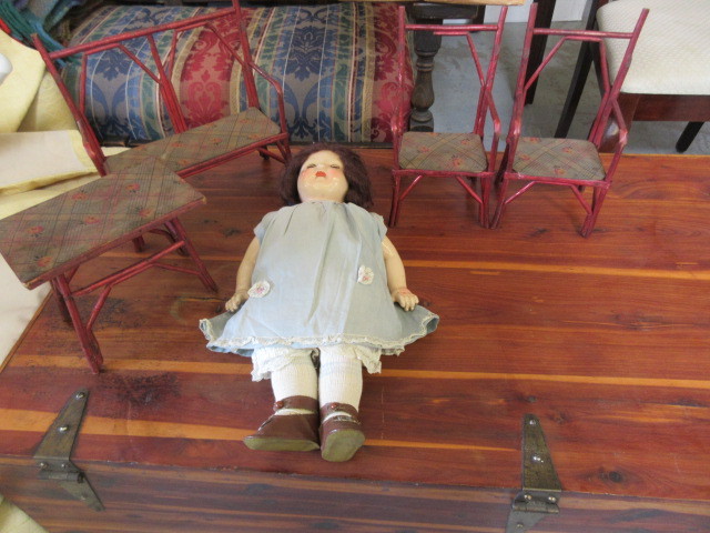 lot 123 image: ANTIQUE DOLL AND DOLL FURNITURE