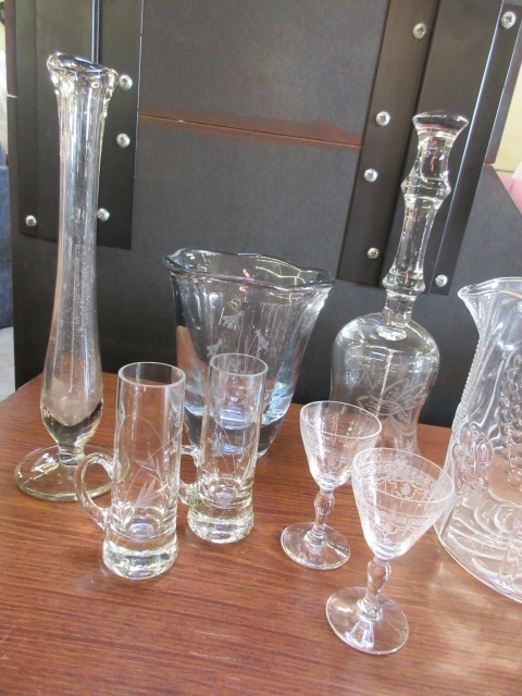 lot 150 image: CRYSTAL AND GLASSWARE