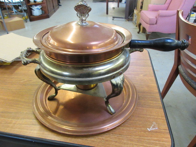 lot 157 image: VINTAGE COPPER CHAFFING DISH AND COPPER TRAY