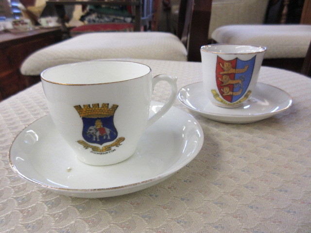 lot 161 image: SMALL CUPS AND SAUCERS