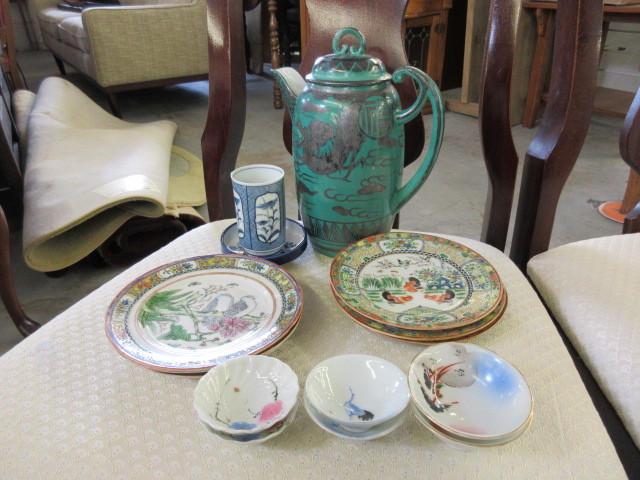 lot 171 image: ASIAN PORCELAIN