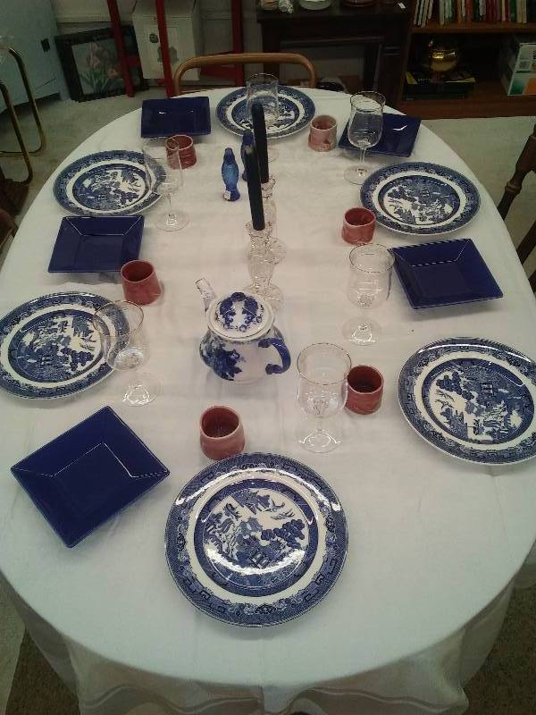 lot 7 image: Johnson Brothers China Plates and more, Willow Pattern
