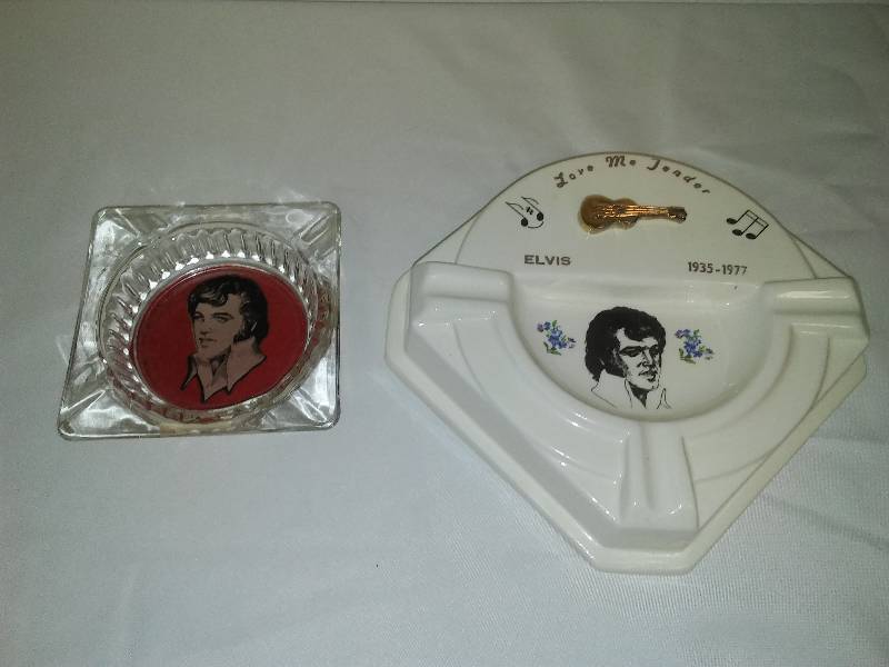lot 26 image: Collectible Elvis Presley Ashtrays