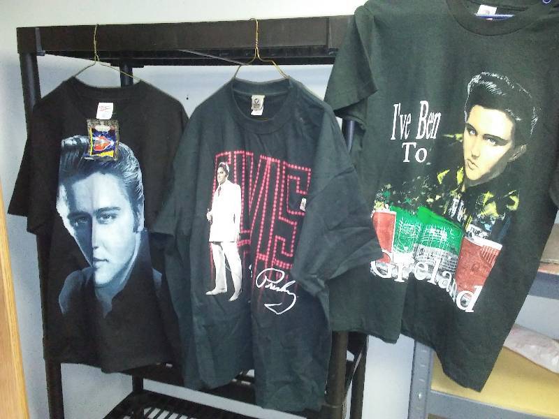 lot 29 image: Elvis T Shirts (3 in all)