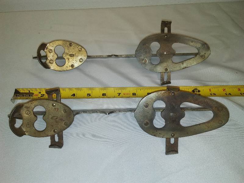 lot 39 image: Antique Steel Ice IceHockey Skates