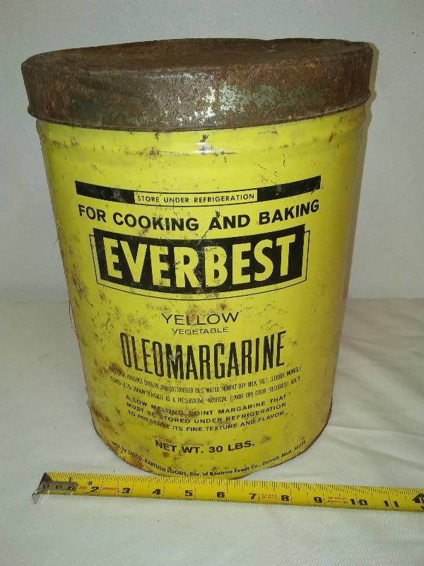 lot 44 image: Vintage Everbest Oleomagerine 30-pound tin