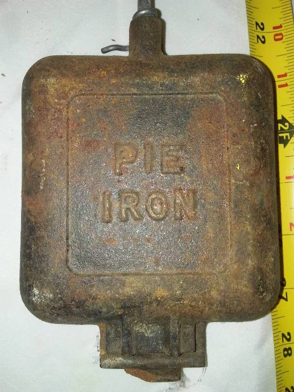 lot 45 image: Campfire Pie Cast Iron, 28 in.,