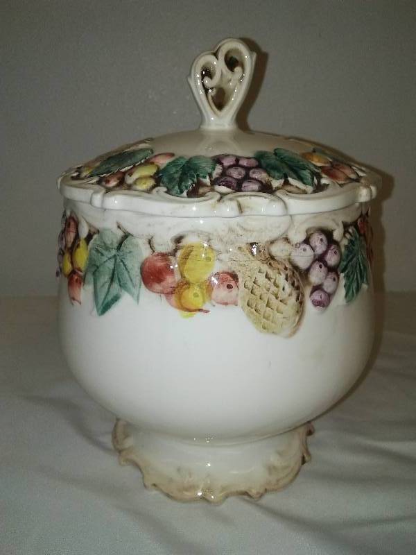 lot 73 image: Della RobbiaRobia Lefton Cookie Jar Leaves, Grapes, Fruit - Japan #1742