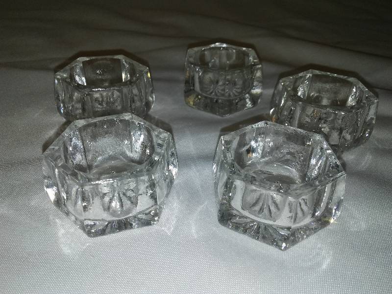 lot 80 image: Vintage Glass Salt Cellars (5)