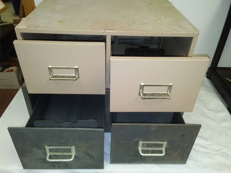 lot 84 image: 2 metal cabinets office or shop
