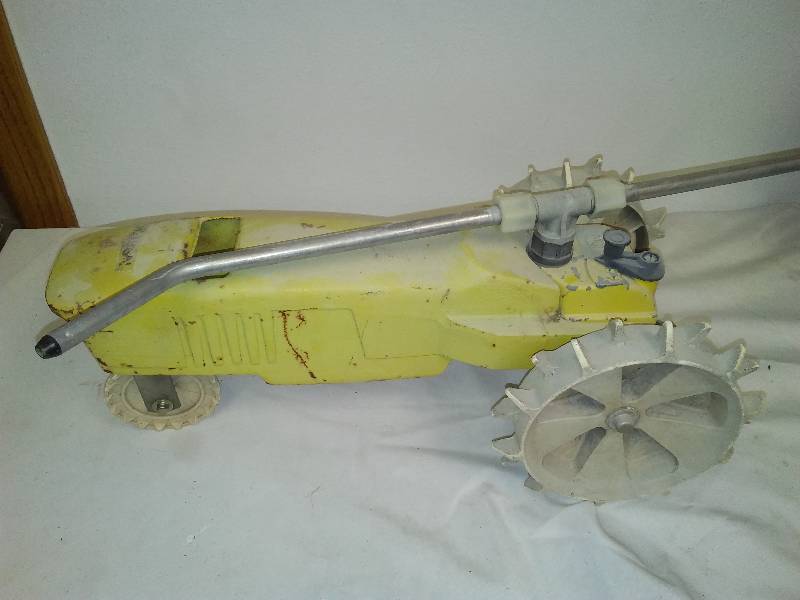 lot 95 image: Nelson Brand Garden lawn water 19 tractor this one is classic and functioning