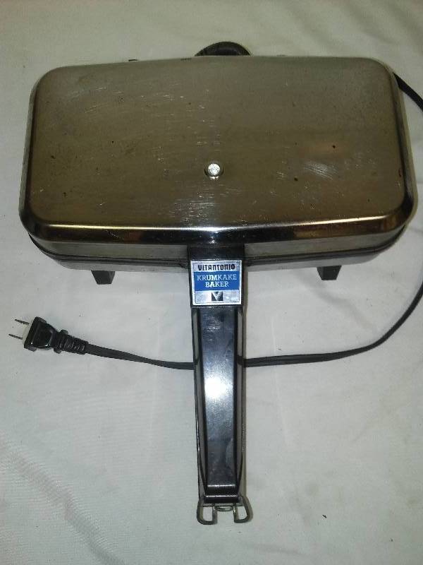 lot 108 image: Vitantonio Electric Krumkake Baker