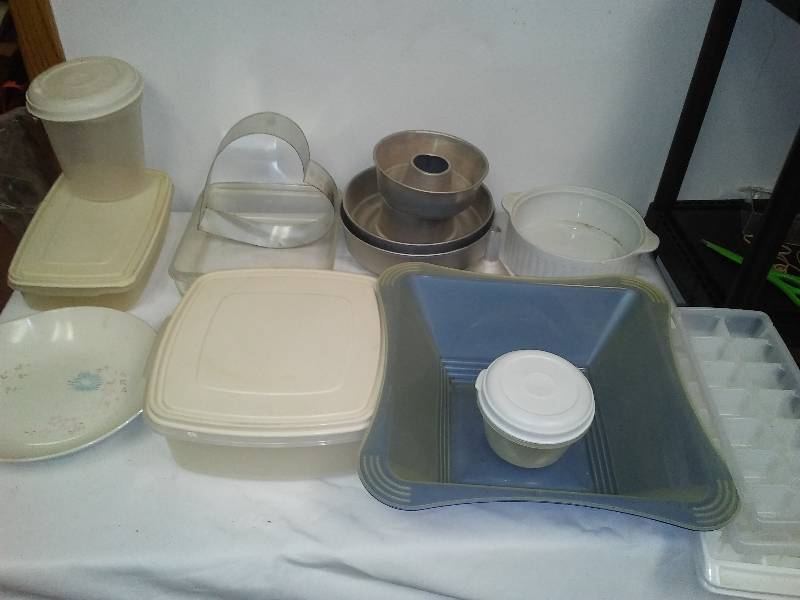 lot 111 image: Tupperware, Pyrex, Bundt, Jell-O molds and more