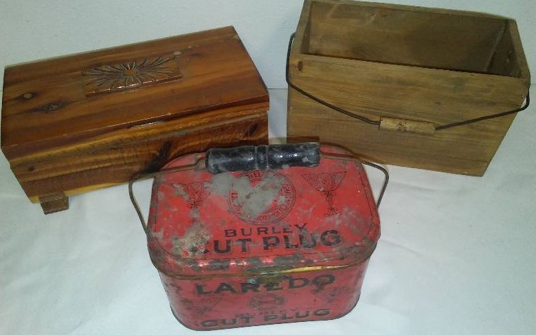 lot 118 image: Vintage Containers (3)