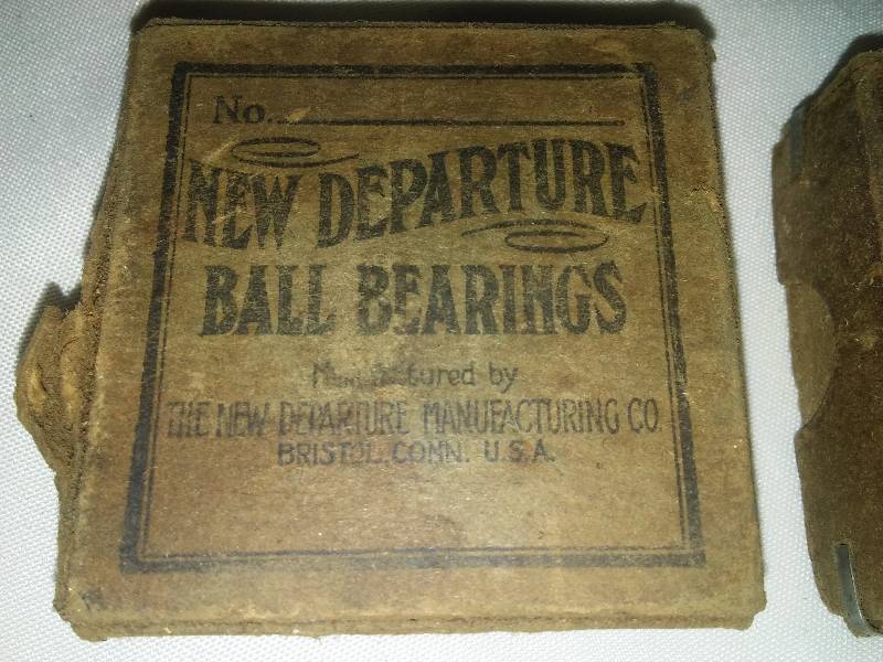lot 129 image: New Old Stock, New in Box Vintage Bearing sets by New Departure (5)