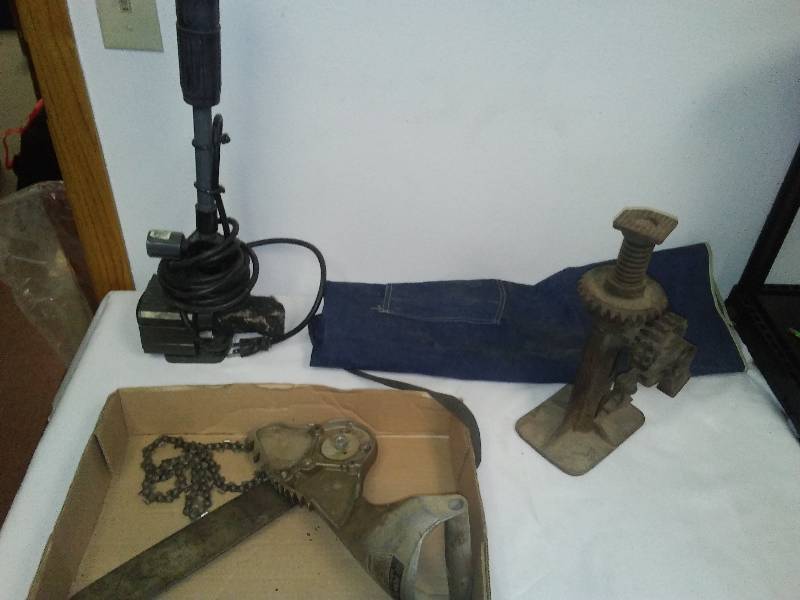 lot 137 image: Vintage Jack,portable submersible pump and more