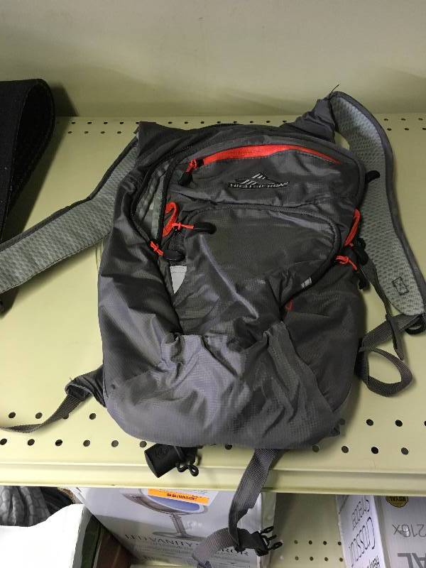 lot 547 image: 9L HYDRATION PACK CRAGIN, MSRP $24.99