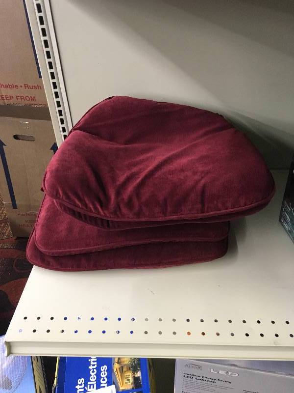 lot 539 image: BRENTWOOD 2PK CHAIR PAD, MSRP $9.79