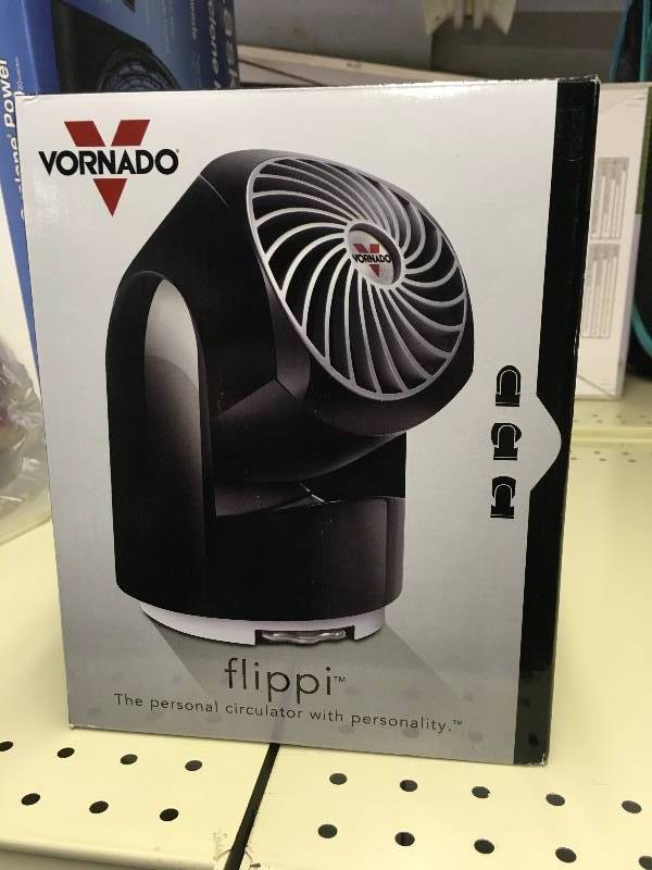 lot 540 image: VORNADO FLIPPI V8 AIR PERSONAL FAN, MSRP $19.99