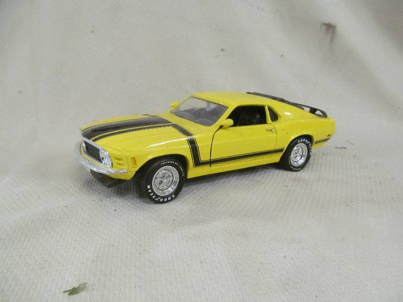 lot 3 image: Mustang die cast car
