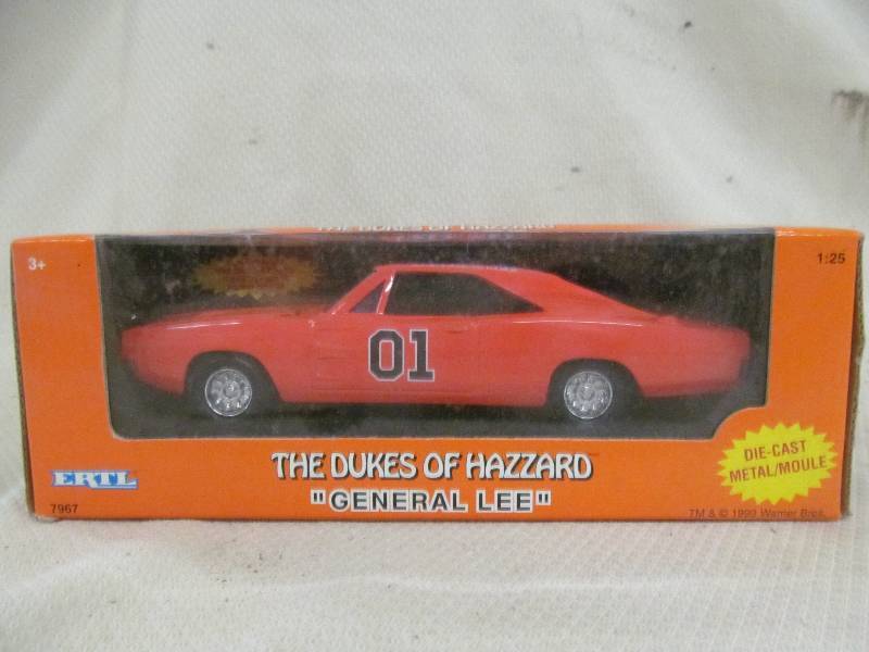 lot 4 image: Ertl die cast general lee