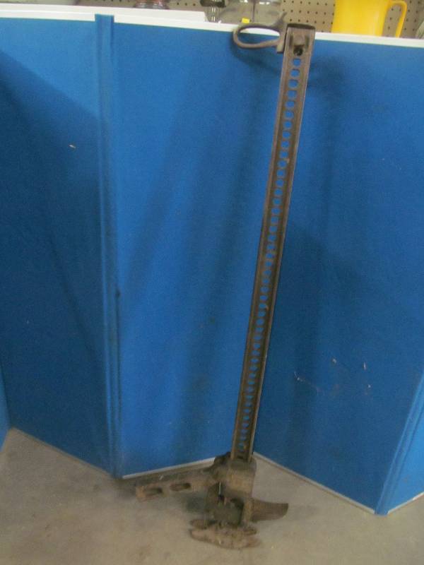 lot 26 image: handy man jack