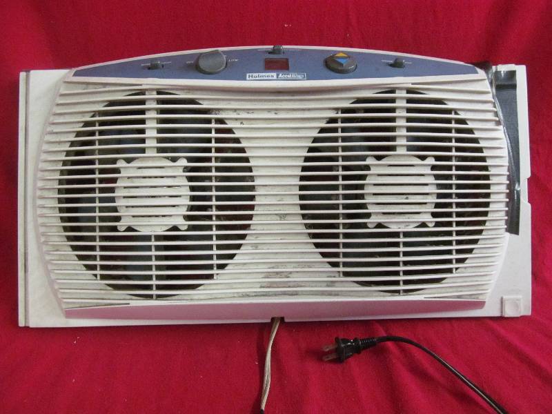 lot 65 image: Holmes window fan