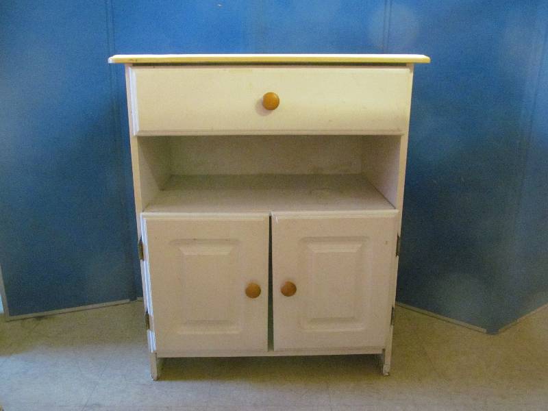 lot 66 image: cabinet