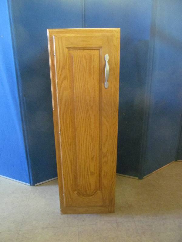 lot 87 image: kitchen cabinet