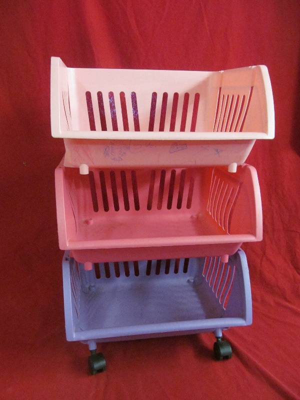 lot 97 image: organizer bins