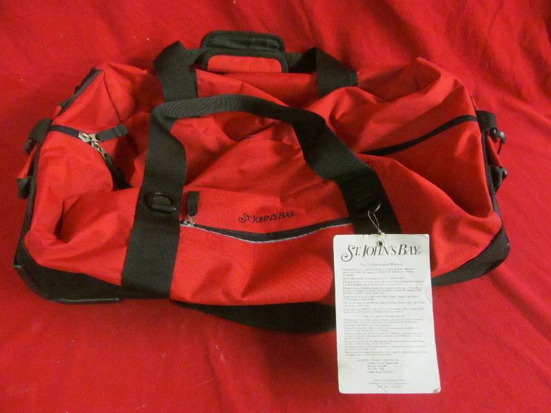 lot 100 image: St Johns Travel bag