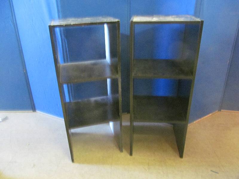 lot 106 image: cube shelves