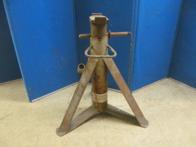 lot 136 image: tools